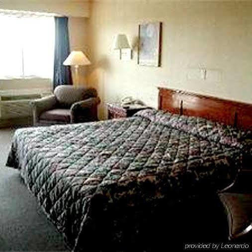 Super 8 By Wyndham Hazleton Motel Buitenkant foto